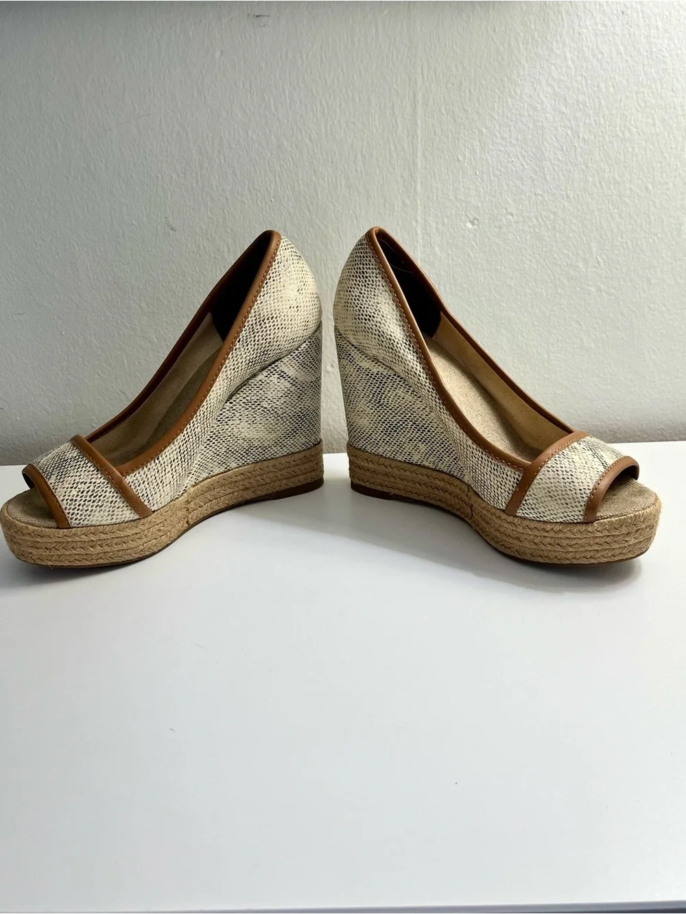 Tory Burch Majorca Snake Print Canvas Espadrille Wedges Size 6.5